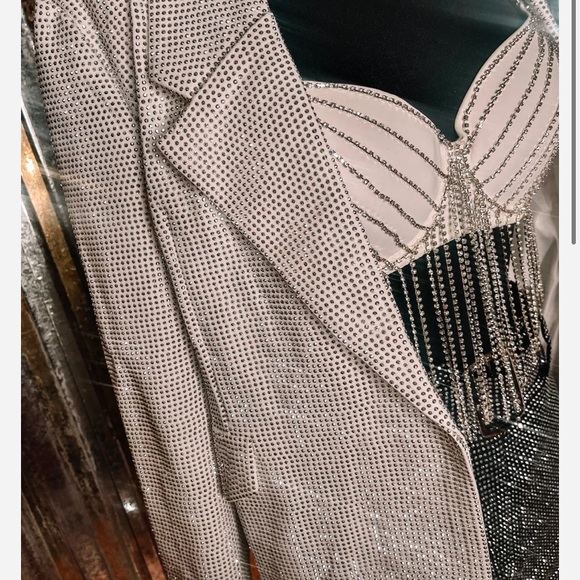 White blazer with silver rhinestones 🤍💎 - Picture 4 of 11